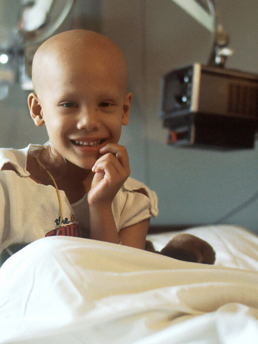 Image: Girl in hospital bed